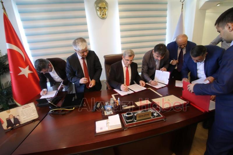 AKYAZI BELEDİYESİ İŞÇİ SENDİKASI 2018-2019 YILI TOPLU SÖZLEŞMELERİ İMZALANDI