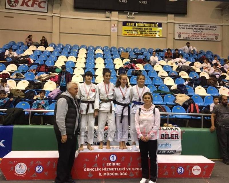 AKYAZI BELEDİYESİ JUDO SPOR KULÜBÜNDEN BAŞARI