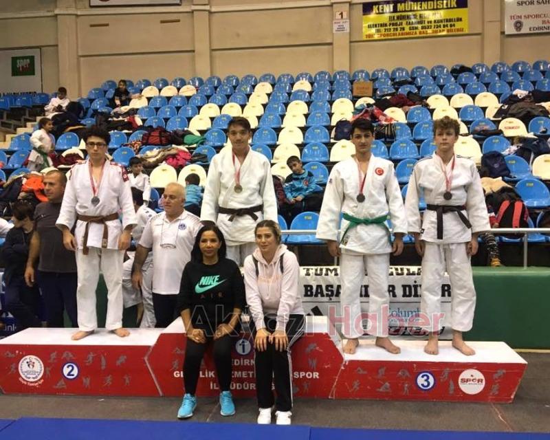 AKYAZI BELEDİYESİ JUDO SPOR KULÜBÜNDEN BAŞARI