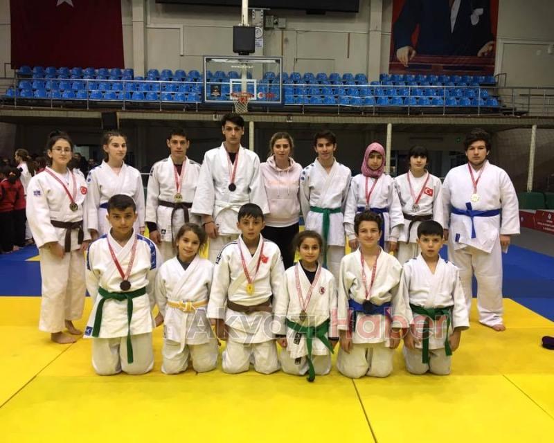 AKYAZI BELEDİYESİ JUDO SPOR KULÜBÜNDEN BAŞARI