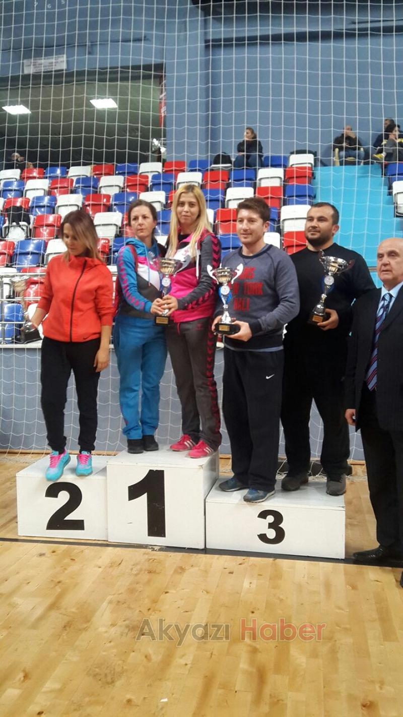 AKYAZI BELEDİYESİ JUDO TAKIMI ÖDÜLE DOYMUYOR