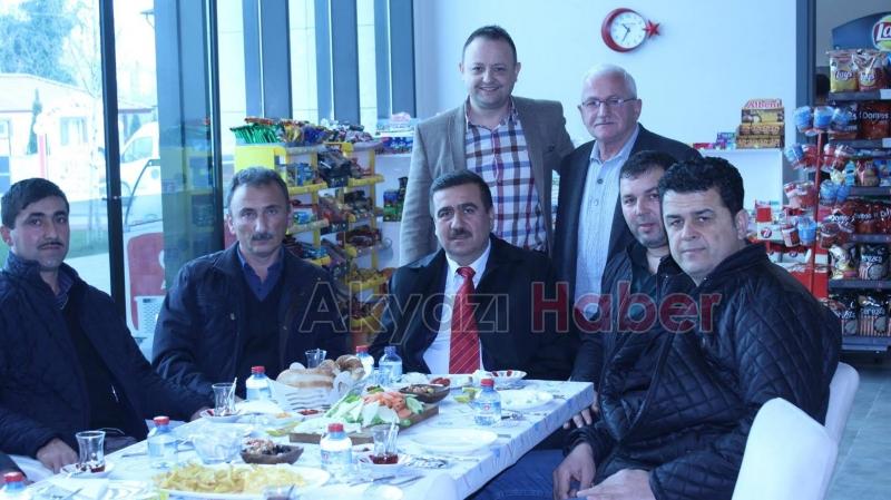 Akyazı Belediyesi Muhtarlarla İstişare Toplantısında Buluştu