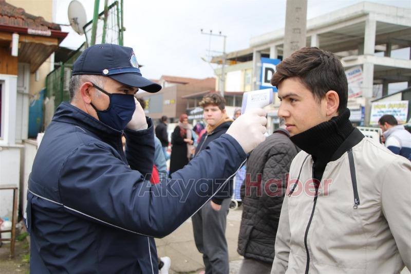 Akyazı Belediyesi Pazaryerinde güvenli alışveriş için tedbirler arttırdı