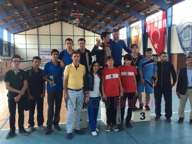 Akyazı Belediyesi Spor Şenlikleri Hız Kesmiyor