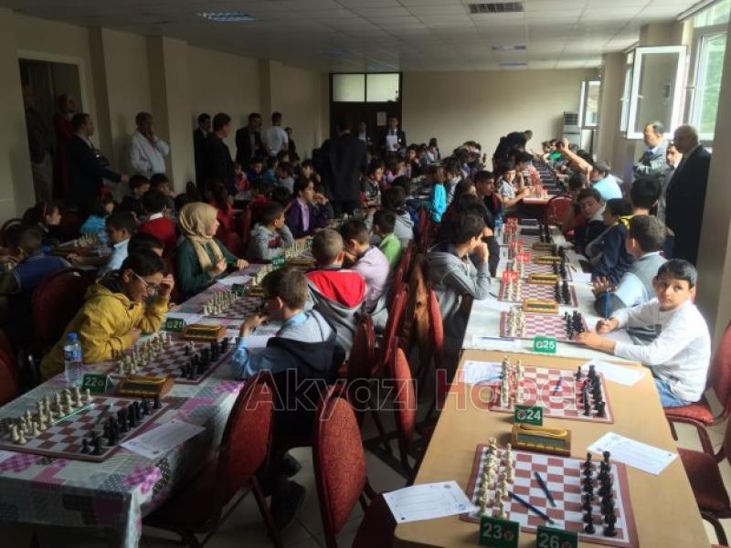  Akyazı Belediyesi Spor Şenlikleri Satranç Turnuvası Başladı