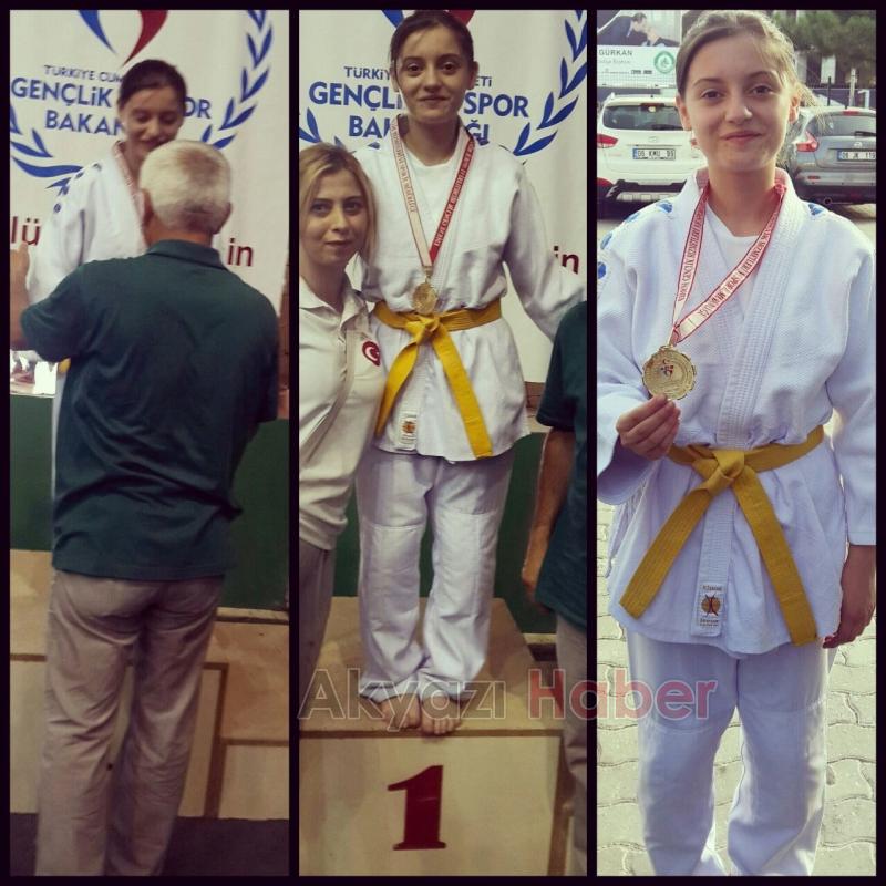 AKYAZI BELEDİYESİ SPORDA ÖDÜLE ve BAŞARIYA DOYMUYOR