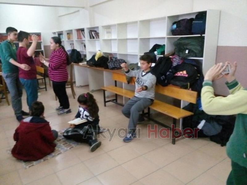 AKYAZI BELEDİYESİ TİYATRO EKİBİNDEN KAHKAHA DOLU YENİ OYUNA DAVET