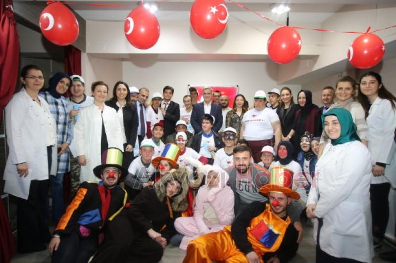 Akyazı Belediyesi Tiyatro Topluluğu Eğitmeni Furkan Özelle Özel Röportaj