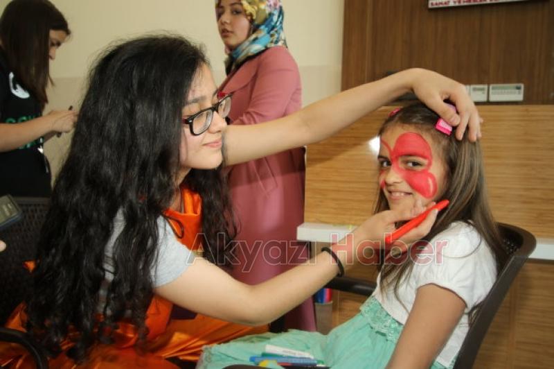 Akyazı Belediyesi Tiyatro Topluluğu Eğitmeni Furkan Özelle Özel Röportaj