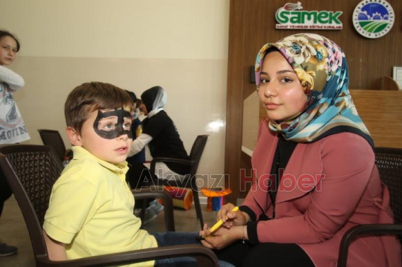 Akyazı Belediyesi Tiyatro Topluluğu Eğitmeni Furkan Özelle Özel Röportaj