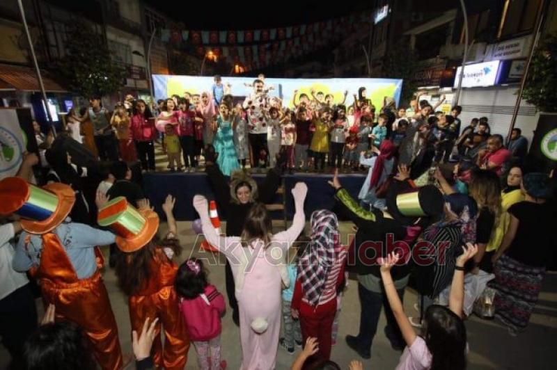 Akyazı Belediyesi Tiyatro Topluluğu Eğitmeni Furkan Özelle Özel Röportaj