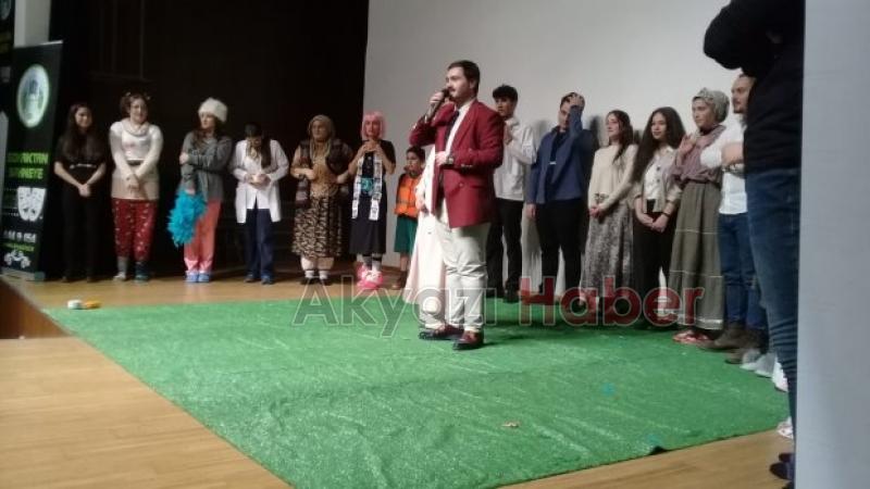 Akyazı Belediyesi Tiyatro Topluluğu Lösemili çocuklar için etkinlik düzenledi