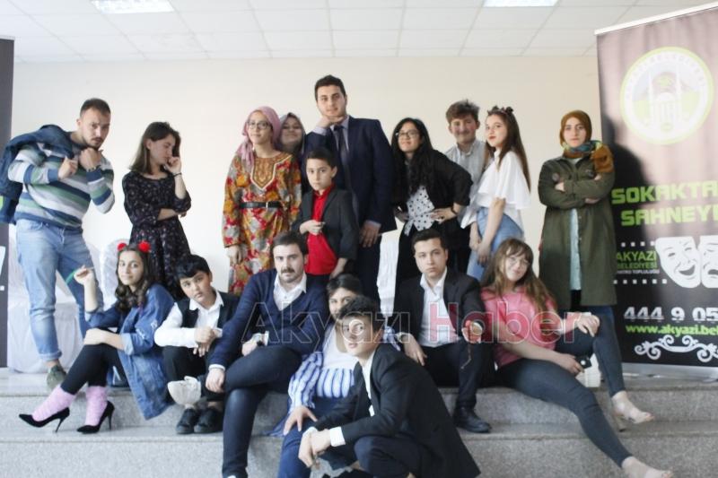 AKYAZI BELEDiYESi TiYATRO TOPLULUĞU YENi KOMEDi OYUNU 13 MAYISTA SAHNE ALACAK