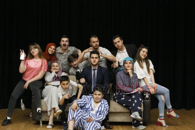 AKYAZI BELEDiYESi TiYATRO TOPLULUĞU YENi KOMEDi OYUNU 13 MAYISTA SAHNE ALACAK