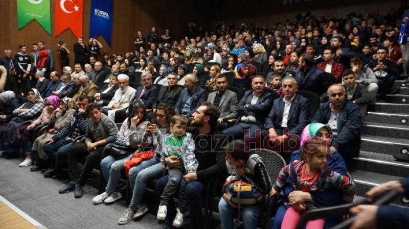 Akyazı Belediyesi Tiyatro Topluluğundan  En anlamlı gösteri