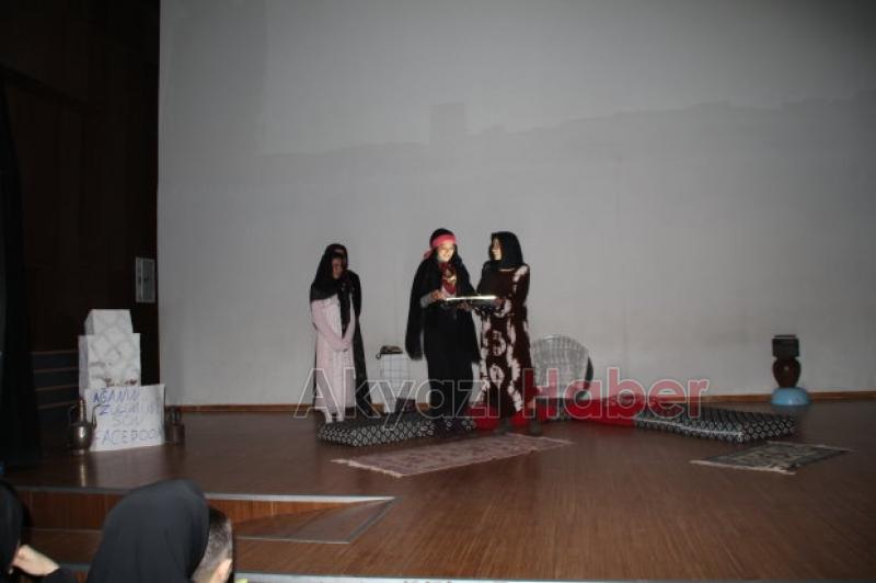 AKYAZI  BELEDiYESi  TiYATRO  TOPLULUĞUNDAN  MUHTEŞEM GECE