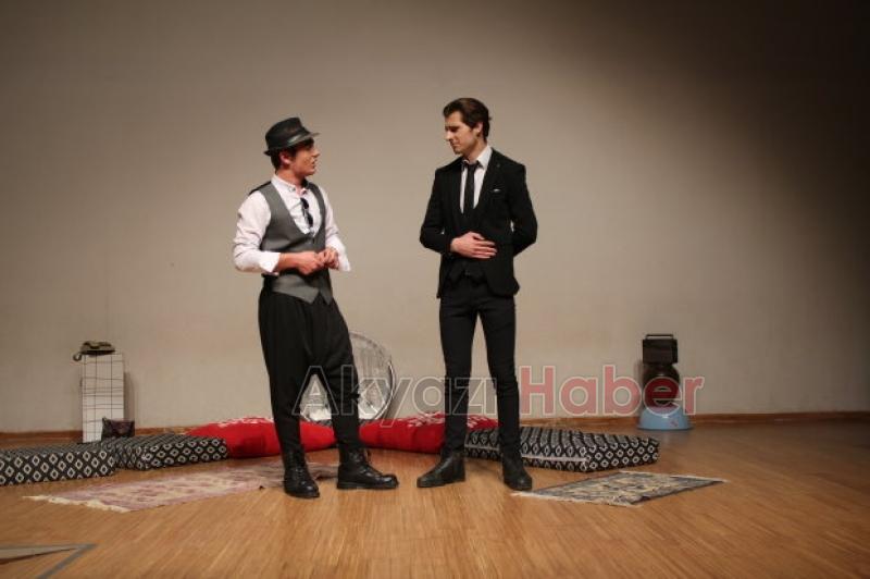 AKYAZI  BELEDiYESi  TiYATRO  TOPLULUĞUNDAN  MUHTEŞEM GECE