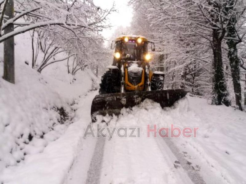   Akyazı Belediyesi Tüm Ekipleri ile Kar Mesaisinde