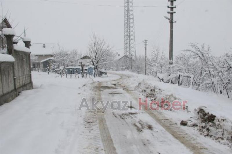   Akyazı Belediyesi Tüm Ekipleri ile Kar Mesaisinde