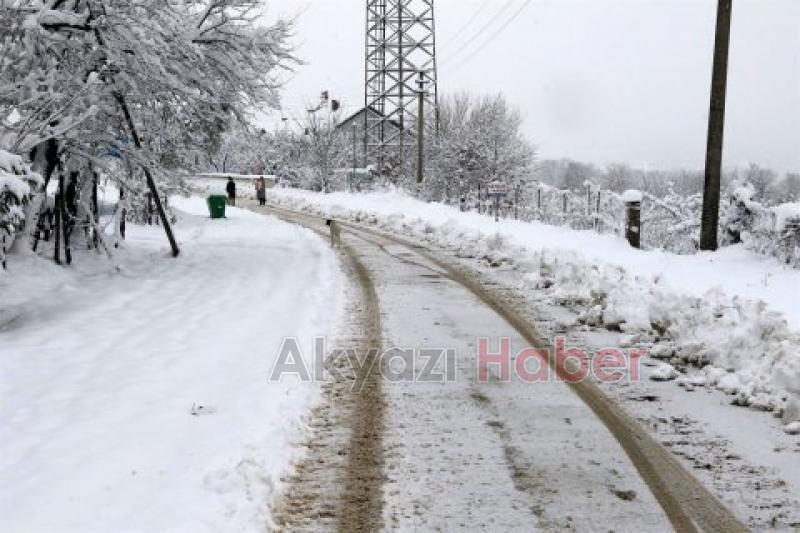   Akyazı Belediyesi Tüm Ekipleri ile Kar Mesaisinde