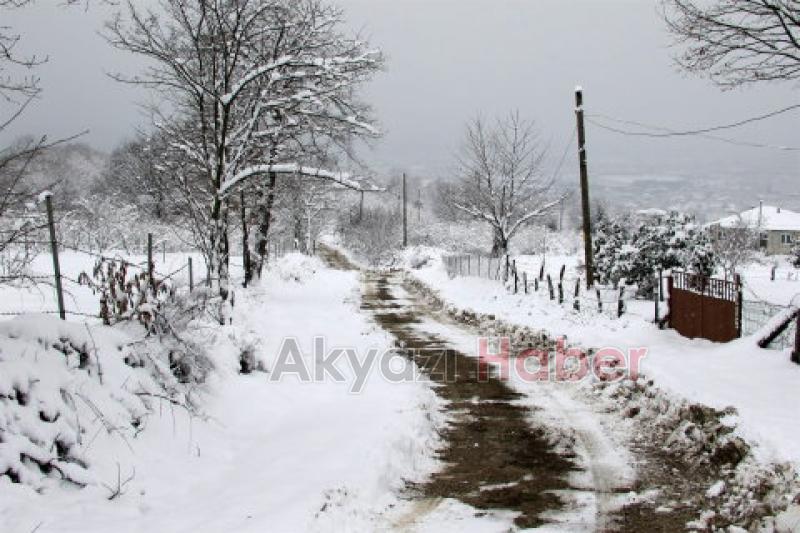   Akyazı Belediyesi Tüm Ekipleri ile Kar Mesaisinde