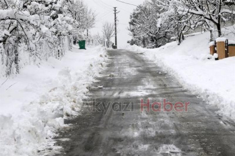  Akyazı Belediyesi Tüm Ekipleri ile Kar Mesaisinde