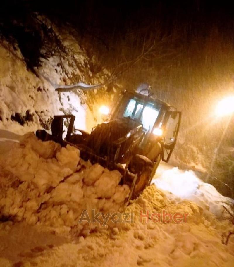   Akyazı Belediyesi Tüm Ekipleri ile Kar Mesaisinde
