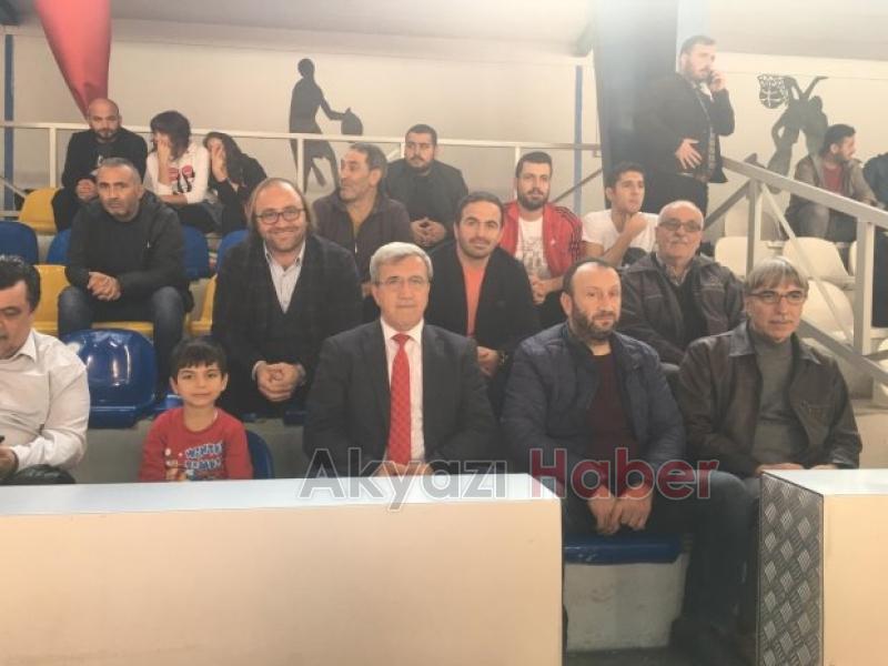 Akyazı Belediyesi Voleybol takımı Çilimli Belediyesine şans tanımadı
