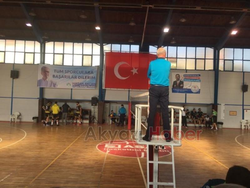 Akyazı Belediyesi Voleybol takımı Çilimli Belediyesine şans tanımadı