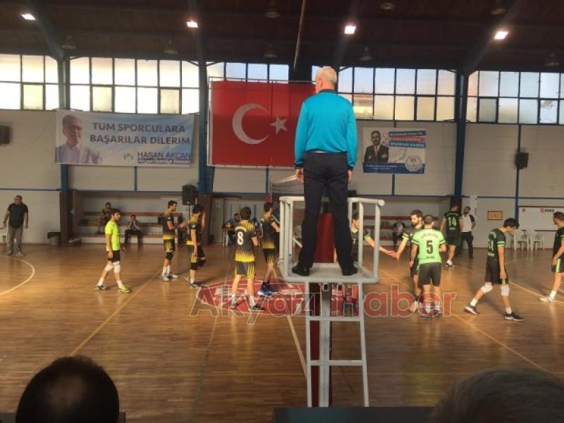 Akyazı Belediyesi Voleybol takımı Çilimli Belediyesine şans tanımadı