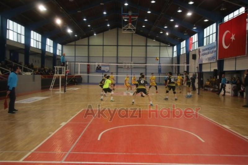 AKYAZI BELEDİYESİ VOLEYBOL TAKIMI DOLUDİZGİN