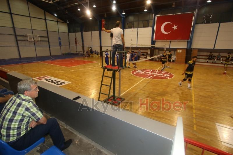 AKYAZI BELEDİYESİ VOLEYBOL TAKIMININ İLK MAÇINDA BİRLİKTEYİZ