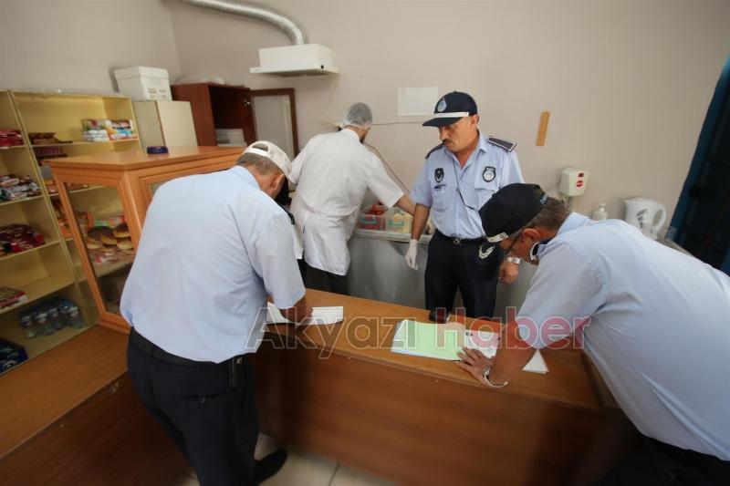 AKYAZI BELEDİYESİ ZABITA EKİPLERİ OKUL KANTİNLERİNDE SIKI DENETİME BAŞLADI
