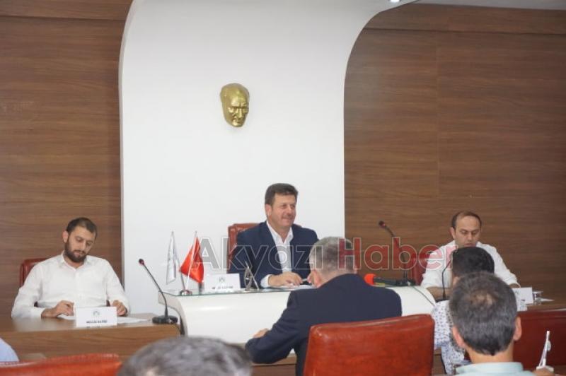Akyazı Belediyesinde Olağanüstü Meclis toplantısı Yapıldı