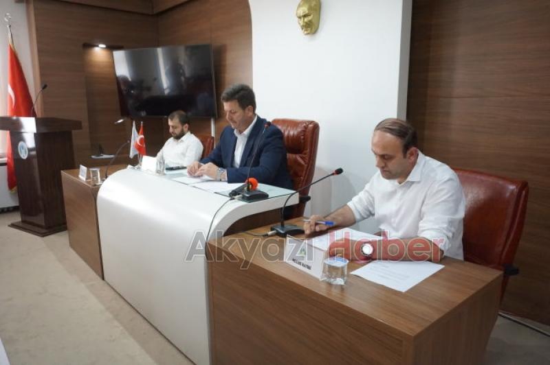 Akyazı Belediyesinde Olağanüstü Meclis toplantısı Yapıldı