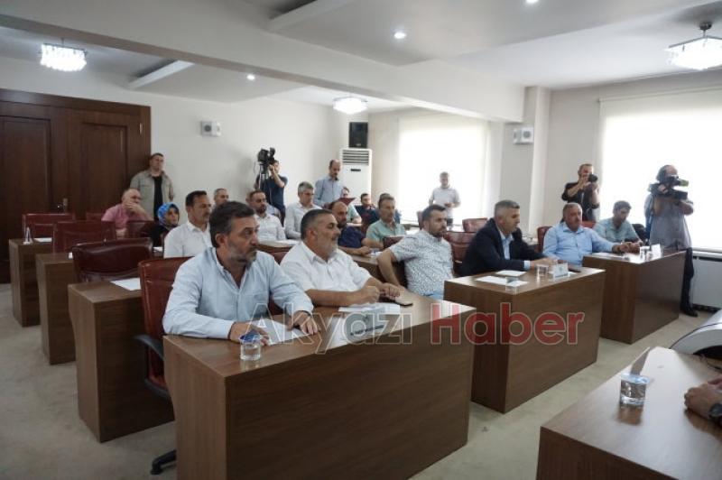 Akyazı Belediyesinde Olağanüstü Meclis toplantısı Yapıldı