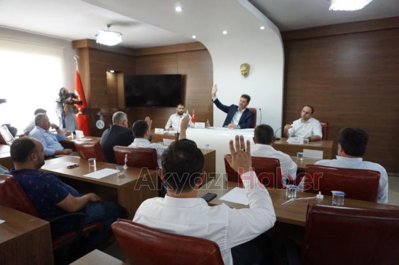 Akyazı Belediyesinde Olağanüstü Meclis toplantısı Yapıldı