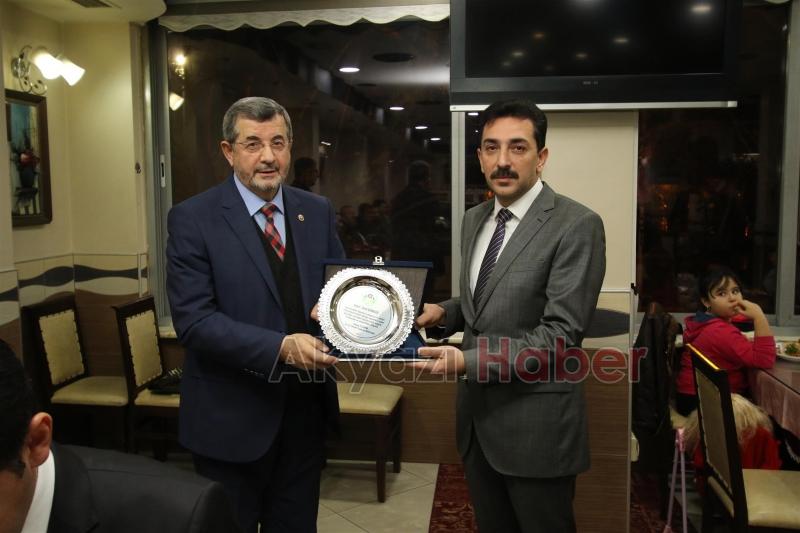 AKYAZI BELEDİYESİNDE VEDA YEMEĞİ