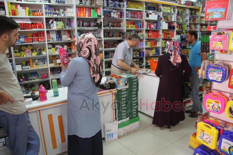 Akyazı Belediyesinden 500 Öğrenciye Kırtasiye Yardımı