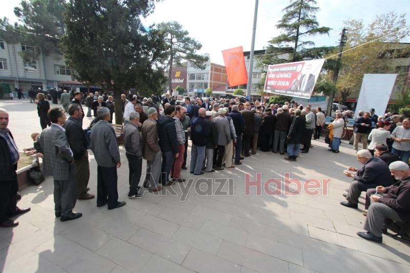 AKYAZI BELEDİYESİNDEN AŞURE DAĞITIMI ETKİNLİKLERİNE YOĞUN KATILIM
