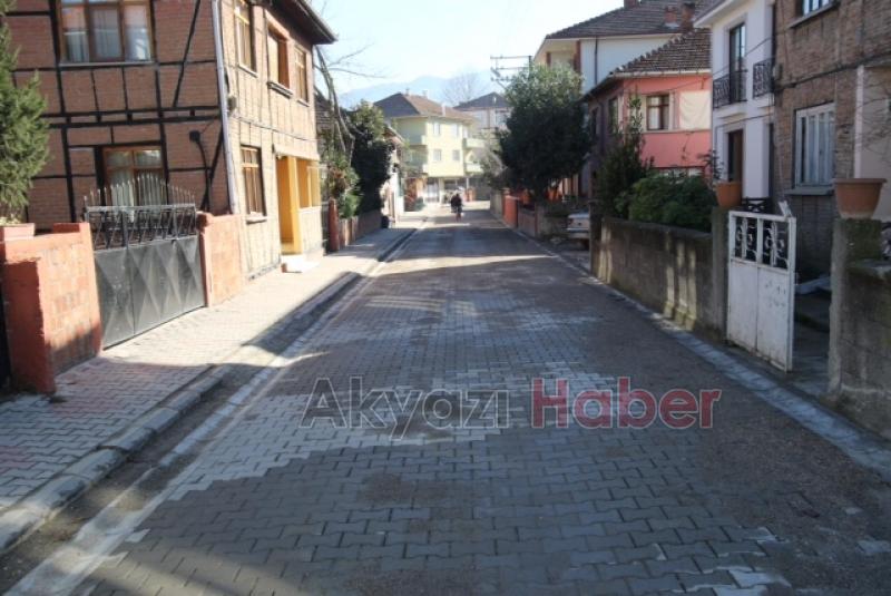 AKYAZI BELEDİYESİNDEN CADDE SOKAK ve YOLLARDA YOĞUN ÇALIŞMA