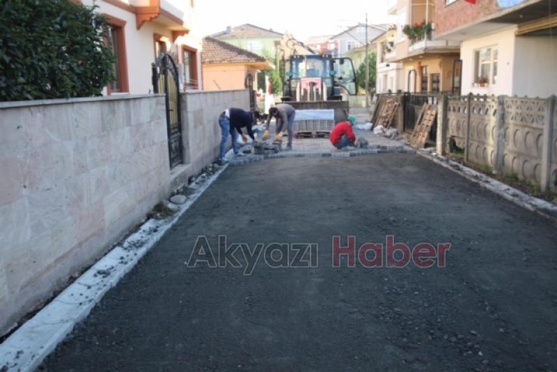 AKYAZI BELEDİYESİNDEN CADDE SOKAK ve YOLLARDA YOĞUN ÇALIŞMA