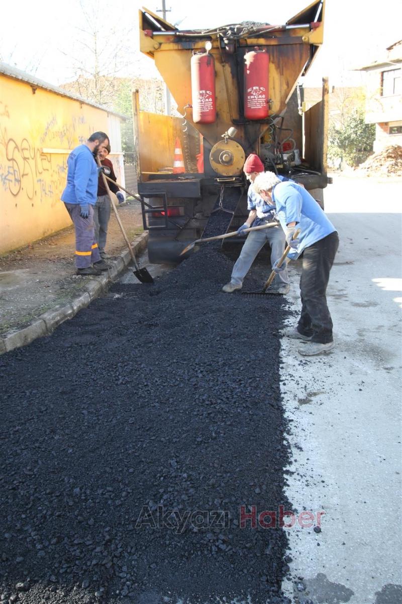 AKYAZI BELEDİYESİNDEN CADDE SOKAK ve YOLLARDA YOĞUN ÇALIŞMA