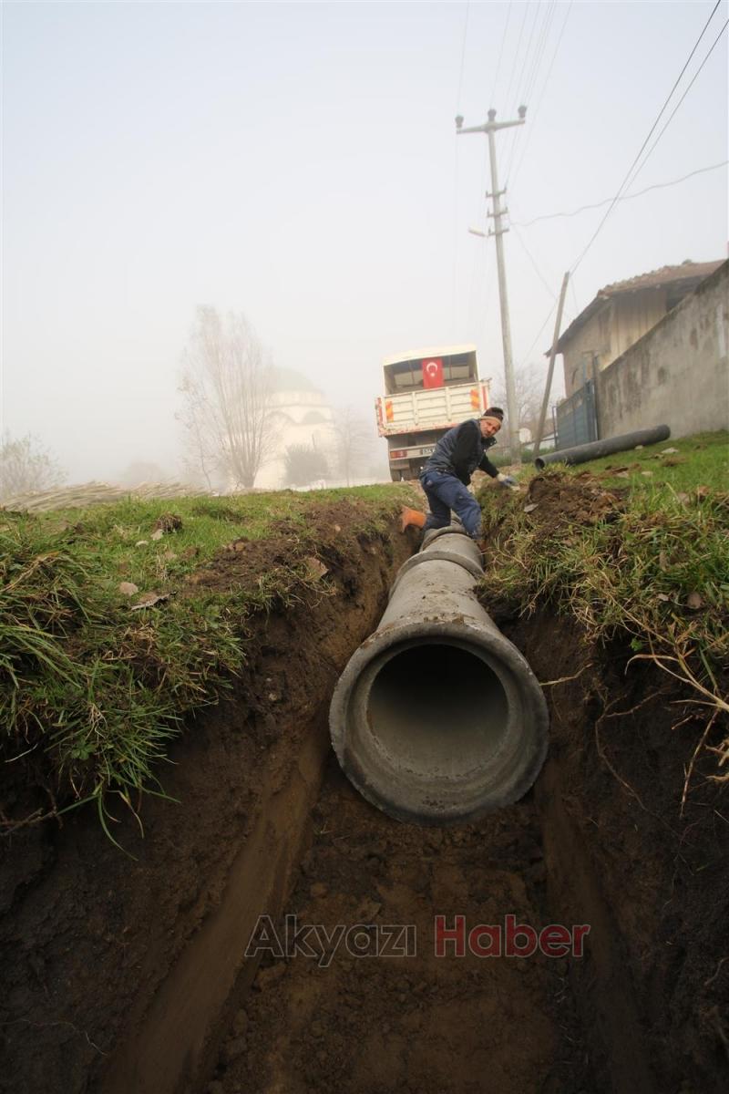 AKYAZI BELEDİYESİNDEN CADDE SOKAK ve YOLLARDA YOĞUN ÇALIŞMA