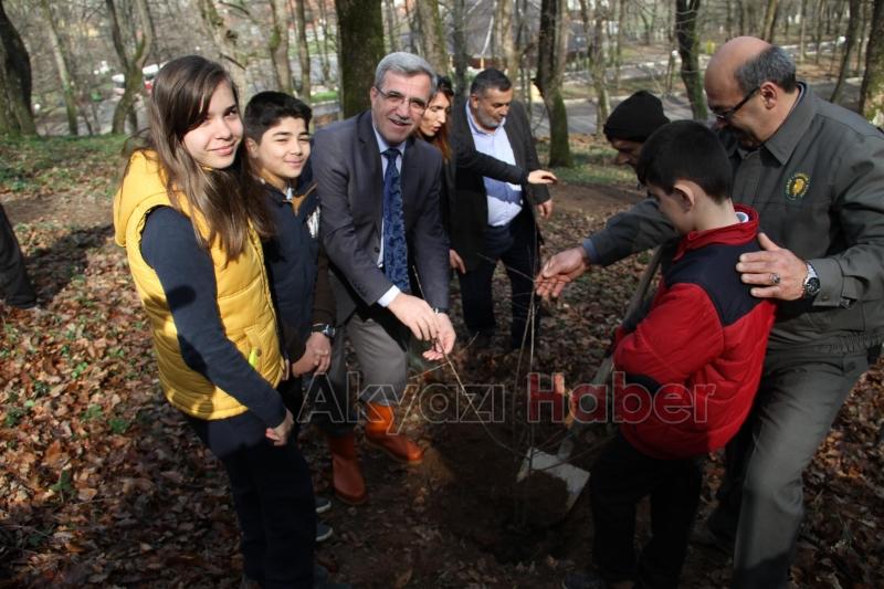 AKYAZI BELEDİYESİNDEN DİKİLİ BİR LİRA n OLSUN KAMPANYASI