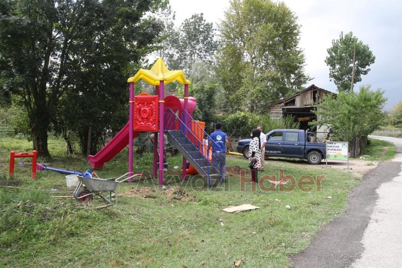 Akyazı Belediyesinden Her Mahalleye Oyun Parkı