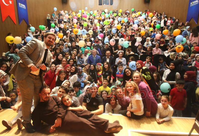 AKYAZI BELEDİYESİNDEN ÖDÜLLÜ LİSELER ARASI TİYATRO YARIŞMASI