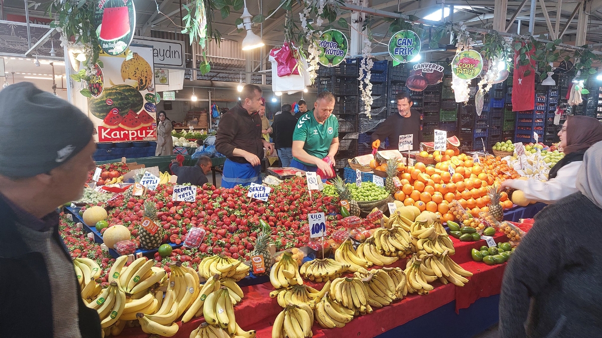 Akyazı Çarşamba Pazarı’nda bu hafta fiyatlar