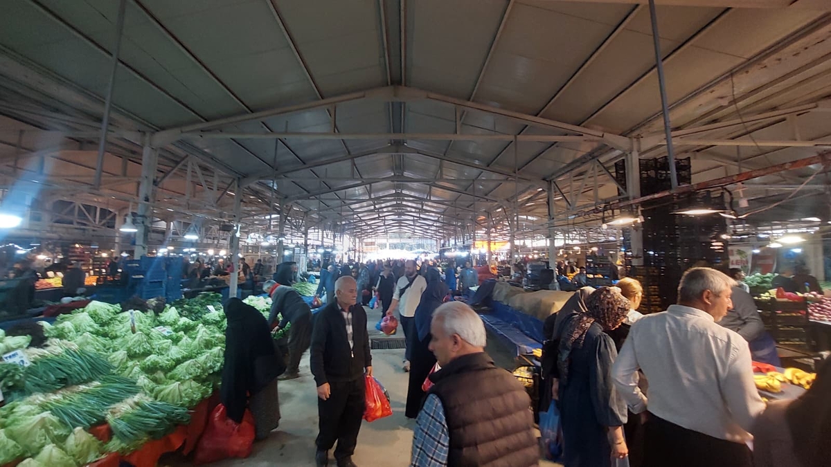 Akyazı Çarşamba Pazarı’nda bu hafta fiyatlar