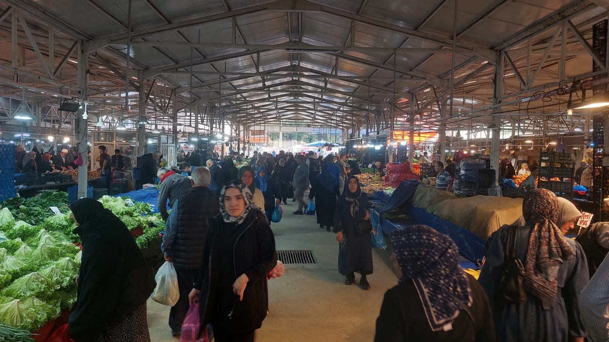 Akyazı Çarşamba Pazarı’nda bu hafta fiyatlar